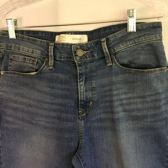 Levi's Signature Capri Jeans Women's Size 12 Mid Rise Cuffed Denim Medium Wash - Picture 2 of 13